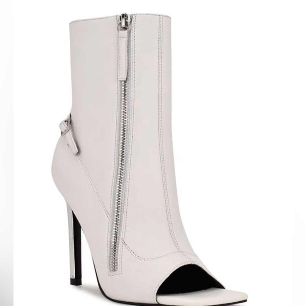 NineWest White Sohot Peep Toe Bootie Size 7